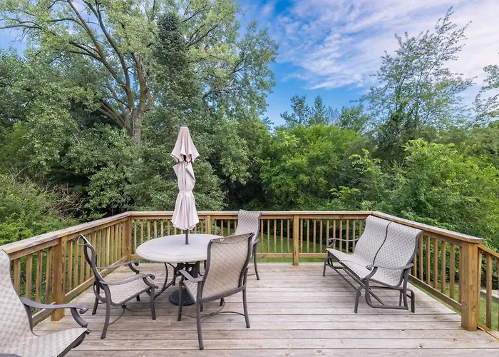 Luxury 4 Bedroom With Heated Garage And Deck Near Airport Villa Peoria