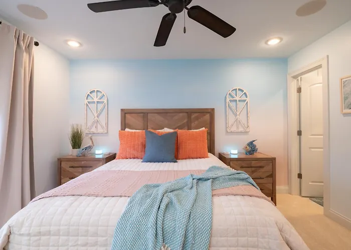 Luxury 4 Bedroom With Heated Garage And Deck Near Airport Villa Peoria