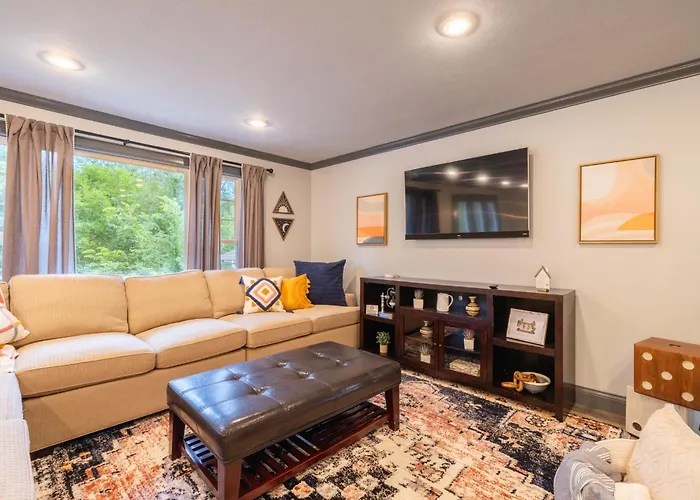 Villa Luxury 4 Bedroom With Heated Garage And Deck Near Airport Peoria